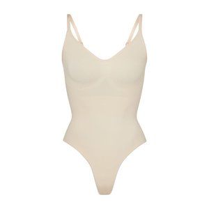 CT599a Skims NWOT Seamless Sculpt Thong Bodysuit Sand L/XL